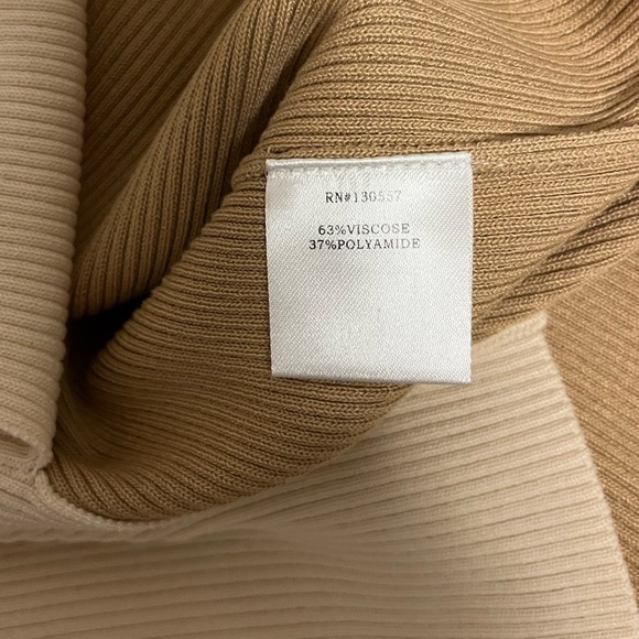 SWEATER and Skirt Set Size XS - Picture 16 of 16